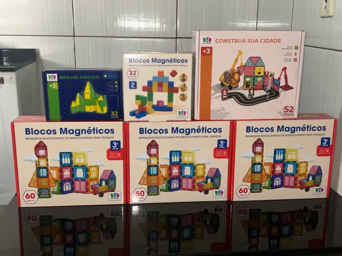 Combo brinquedos blocos magnéticos Novos