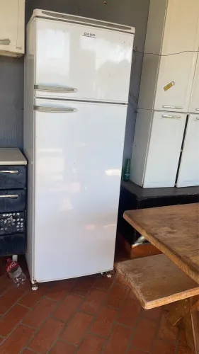 Vendo geladeira usada marca Dako