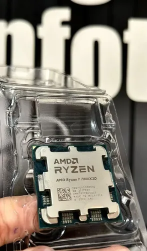 Ryzen 7 7800X3D (LACRADO)