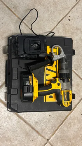 Furadeira parafusadeira DeWalt 18v sem Bateria