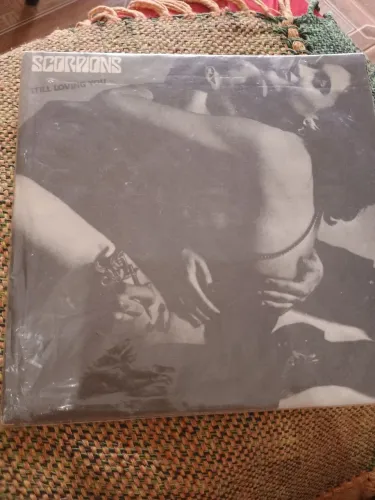 Compacto Scorpions 1984.