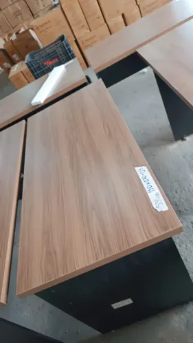 Mesa De Escritorio Pe Painel 150x70 Amadeirada Base Preta Mesa 04