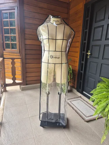 Manequim Profissional Feminino de Costura Tam. 44 com Braços e Rodízios