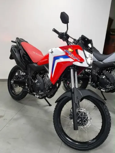 HONDA SAHARA 300 2027 lançamento 