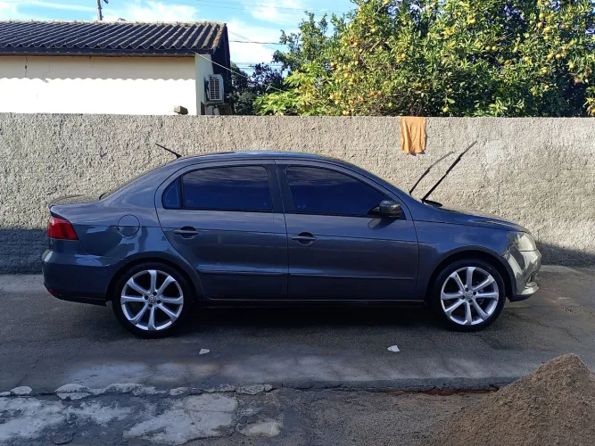 Volkswagen Voyage 1.0/1.0 City MI Total Flex 8V 4P 2013