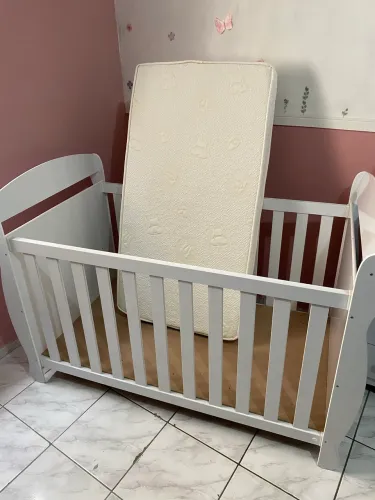 Berço 3 em 1 mais colchão.