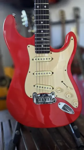 Guitarra G&L Legacy USA (Com Certificado de Autenticidade)