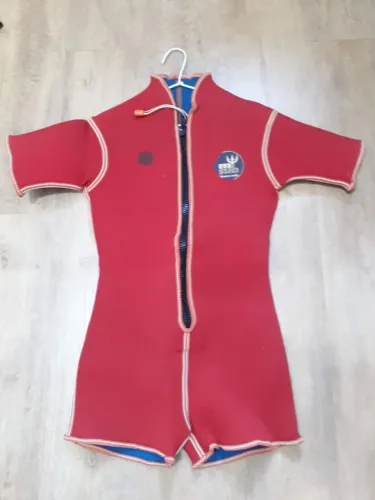ROUPAS DE MERGULHO