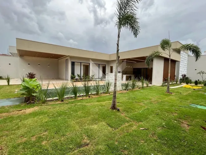 Casa 4 Suítes no Jardim Atlântico