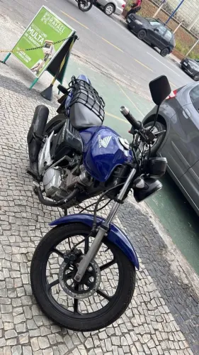 Vendo moto top só pegar e andar 