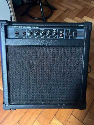 Amplificador de baixo Borne CB80