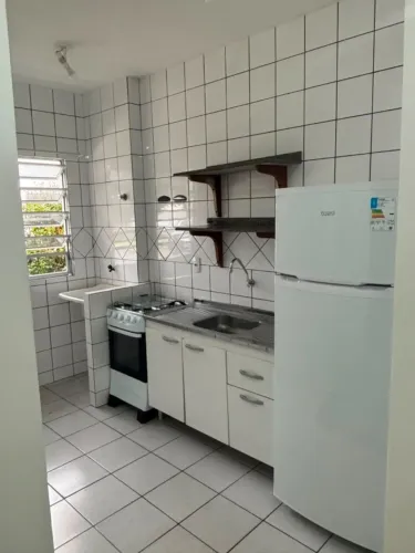 ALUGO APARTAMENTO NO PORTO DA LAGOA DA CONCEIÇÃO - RUA VER. OSNI ORTIGA.