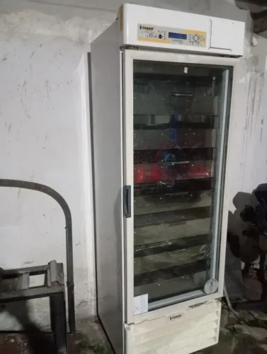  Vendo geladeira de vacina ou laboratório 