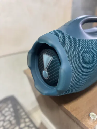 BOOMBOX 4 SEMI NOVA AZUL