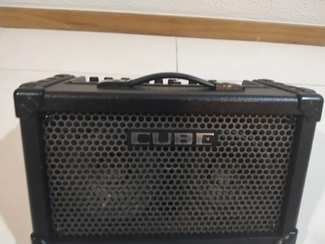 Amplificador Roland Cube street