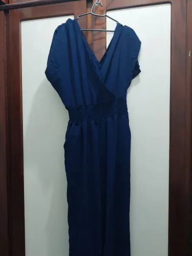 macacão azul marinho