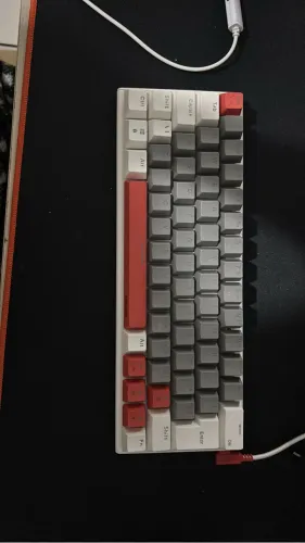 TECLADO MECANICO 60% PCYES KUROMORI WHITE GHOST - SWITCH RED - LED RAINBOW - PTKMWG60RD
