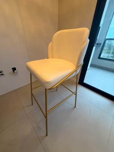 Banquetas novas Alto Padrão Branca c/ Dourada