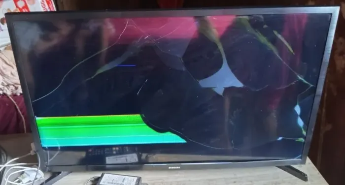 2 TVs pra reposição de peças