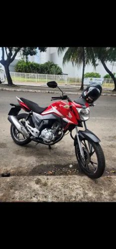 Moto semi nova , boa pra trabalhar viagem
