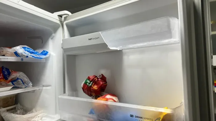 Geladeira eletrolux com freezer