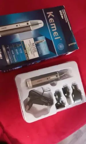 Aparador de Pelos 4 em 1 Kemei KM-6630 Recarregável USB