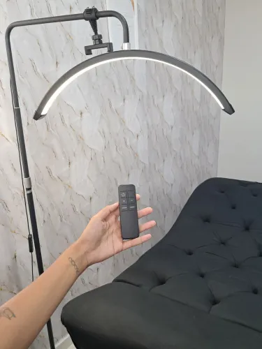 Maca Estética e Luminária 