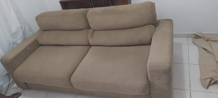 Vendo sofá Etna 3 lugares espuma e tecido em perfeito estado.
