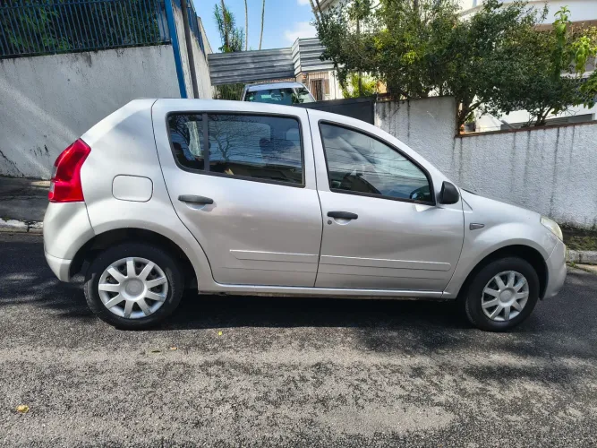 Renault Sandero Authentique Hi-flex 1.0 16V 5P 2012