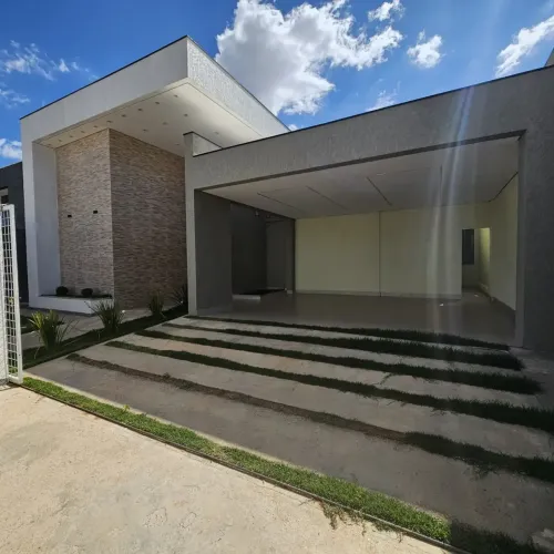 Casa Moderna com Piscina e 2 Suítes em Condomínio Fechado | Av. São Francisco