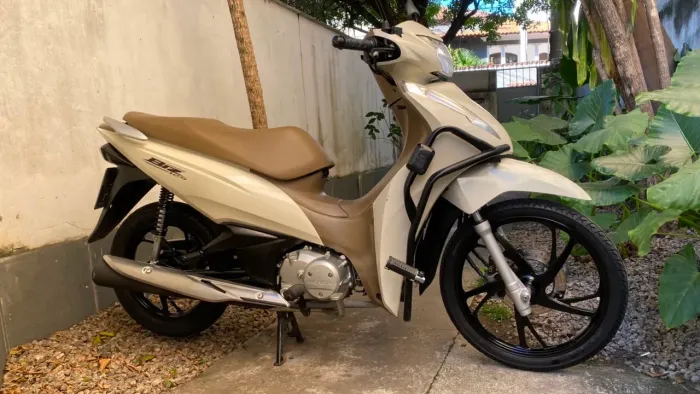 Honda Biz 125 2023/2023 - Apenas 2.680 km