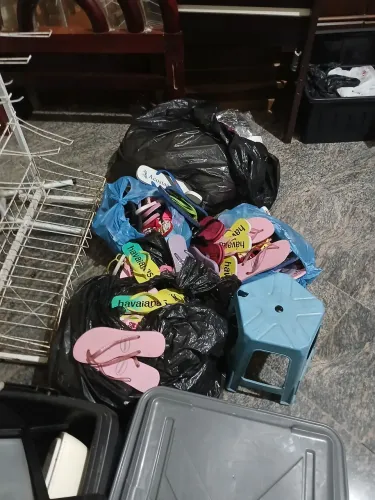 Várias mercadorias pra sua loja ...Só vendo acima de  20 peças 