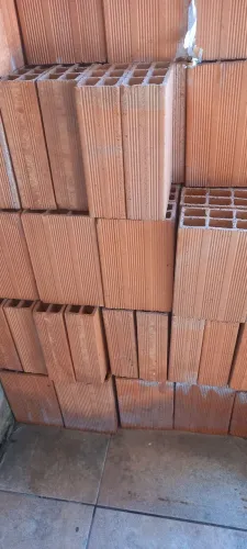 Vendo tijolos R$ 1,50 cada, todos são novos!