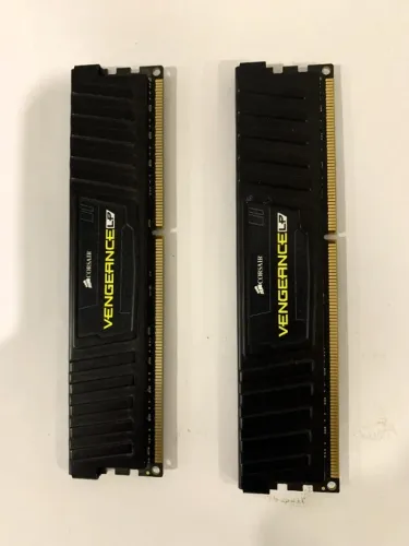 MEMORIA RAM 16GB DDR3 (2x8GB) Corsair Vengeance DDR3 1333MHz