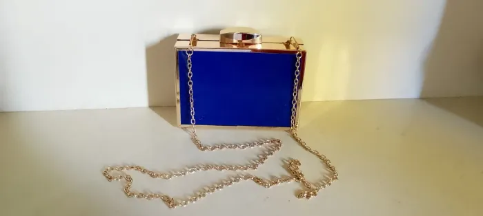 Bolsa quadrada com alça