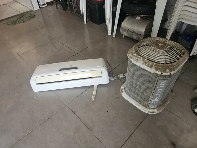 Ar-condicionado Electrolux parado