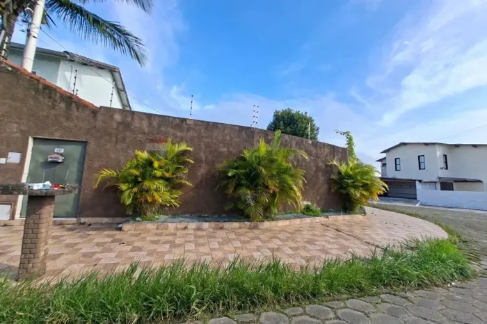 Casa para alugar no Jardim Peruíbe!