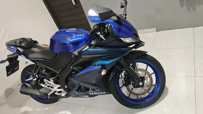 R15 sem detalhes, nova! Com acessórios!