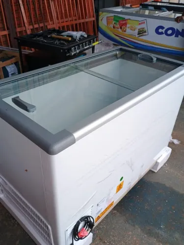 FREEZER HORIZONTAL TAMPA DE VIDRO FRICON 411 LITROS - NOVO