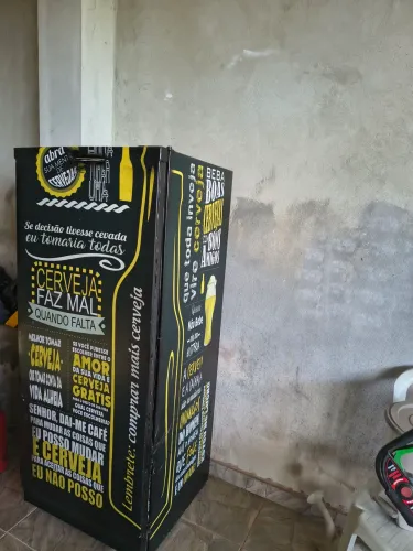 Geladeira Temática de Cerveja - Funcionando e Gelando Perfeitamente