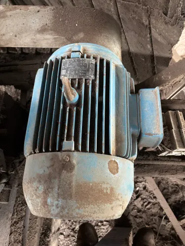 Motor elétrico trifásico 15 CV
