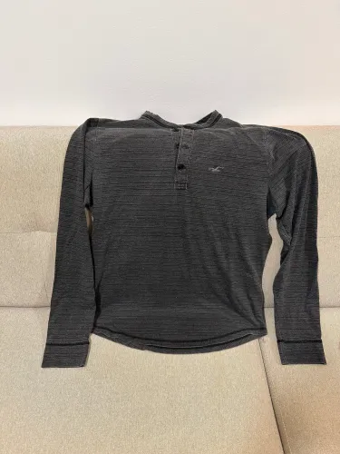 Casaco original da Hollister, tamanho G, comprado nos EUA.? 