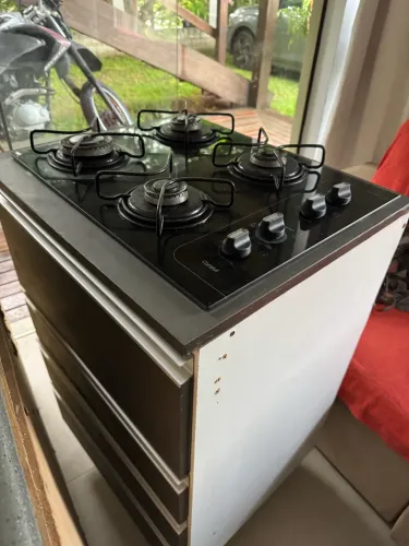 Móveis de cozinha - pia e armário com fogão 