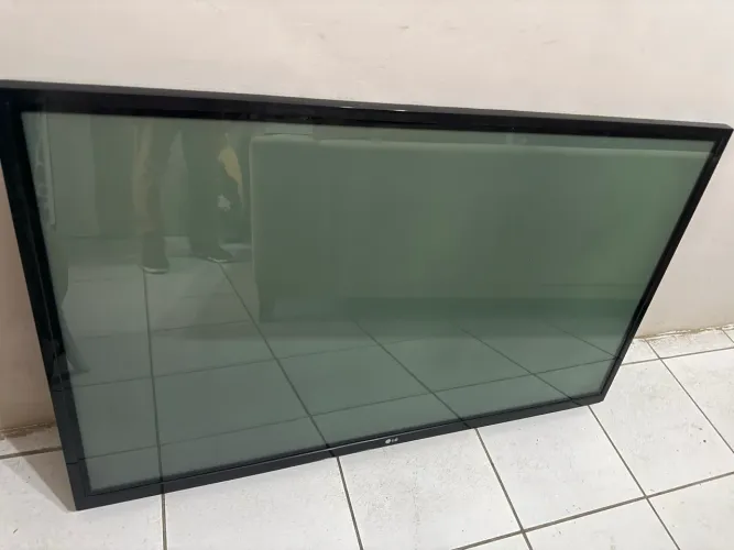 TV LG 50 Plasma Tela Inteira - Para Conserto ou Peças