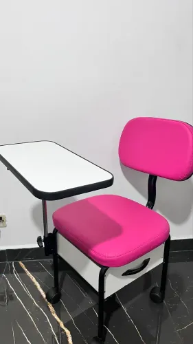 Cadeira nova para manicure