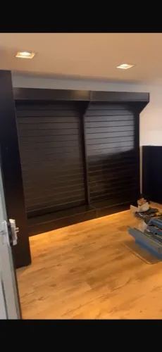 VENDO MÓVEIS E PORTA DE VIDRO PARA LOJA DE ACESSÓRIOS