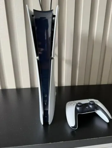 Vendo PS5 Slim midia Digital usado com nota fiscal