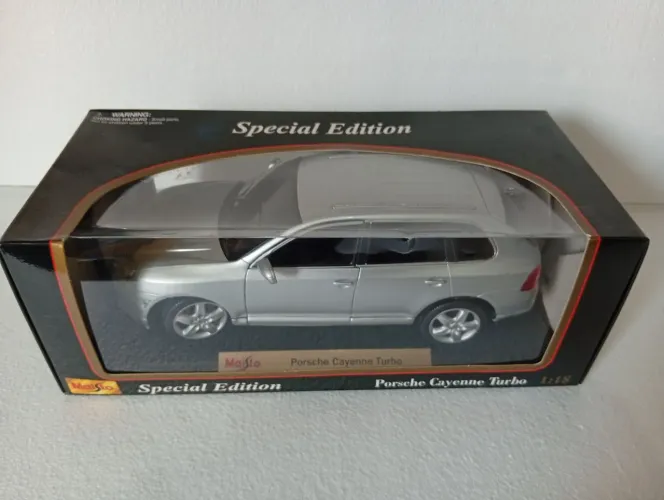 Miniatura Porsche Cayenne Turbo Maisto 1/18 - Na Caixa Original