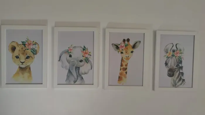 Kit c 4 quadros safari menina