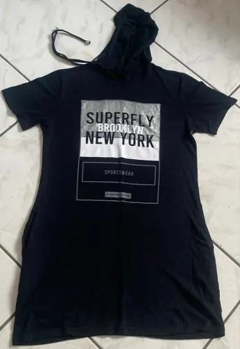 Vestido preto com bolso, touca e capuz - TAM P/M